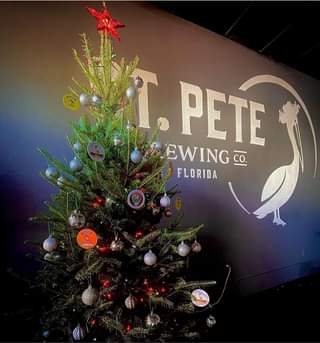 🎄Happy Christmas Eve St Pete🎄 🎅Brewery is open today from 12-6pm 🎅We are running