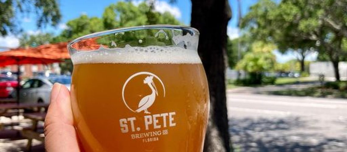 💫New BEER Friday💫 Our Grapefruit IPA is now on tap! Citrus aroma, a delicate gra